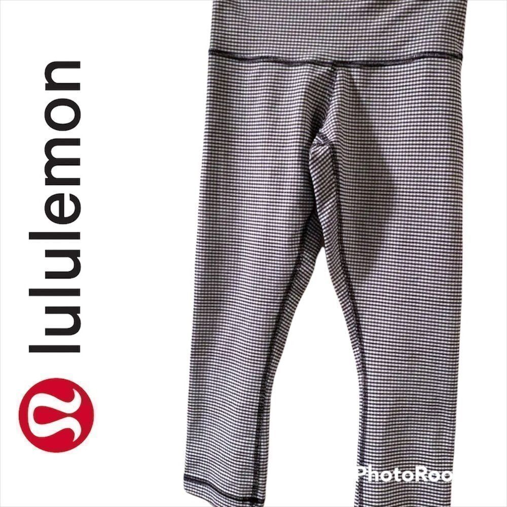 𝅺Rare!!  Lululemon Wunder Under Crop II Roll-Down Hi-rise Gingham​